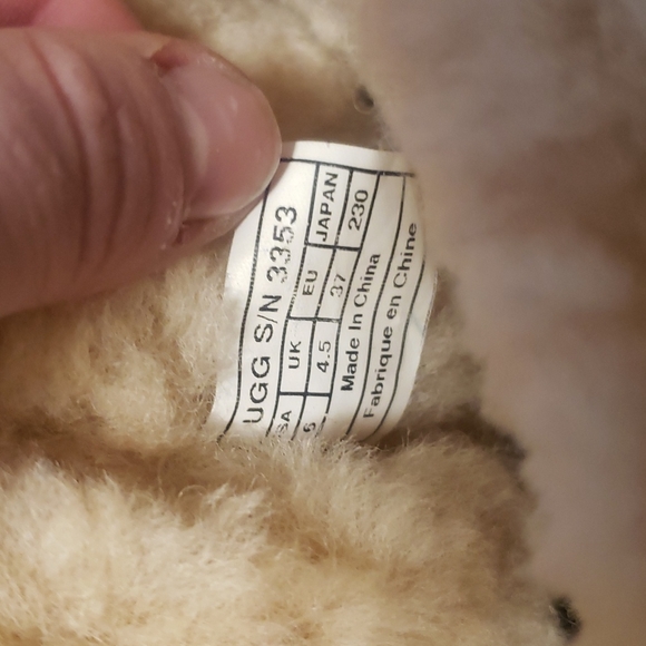 Gold UGG boots - Picture 8 of 8